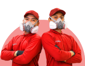 Teknisi Fumida melakukan treatment anti rayap metode injeksi untuk rumah baru